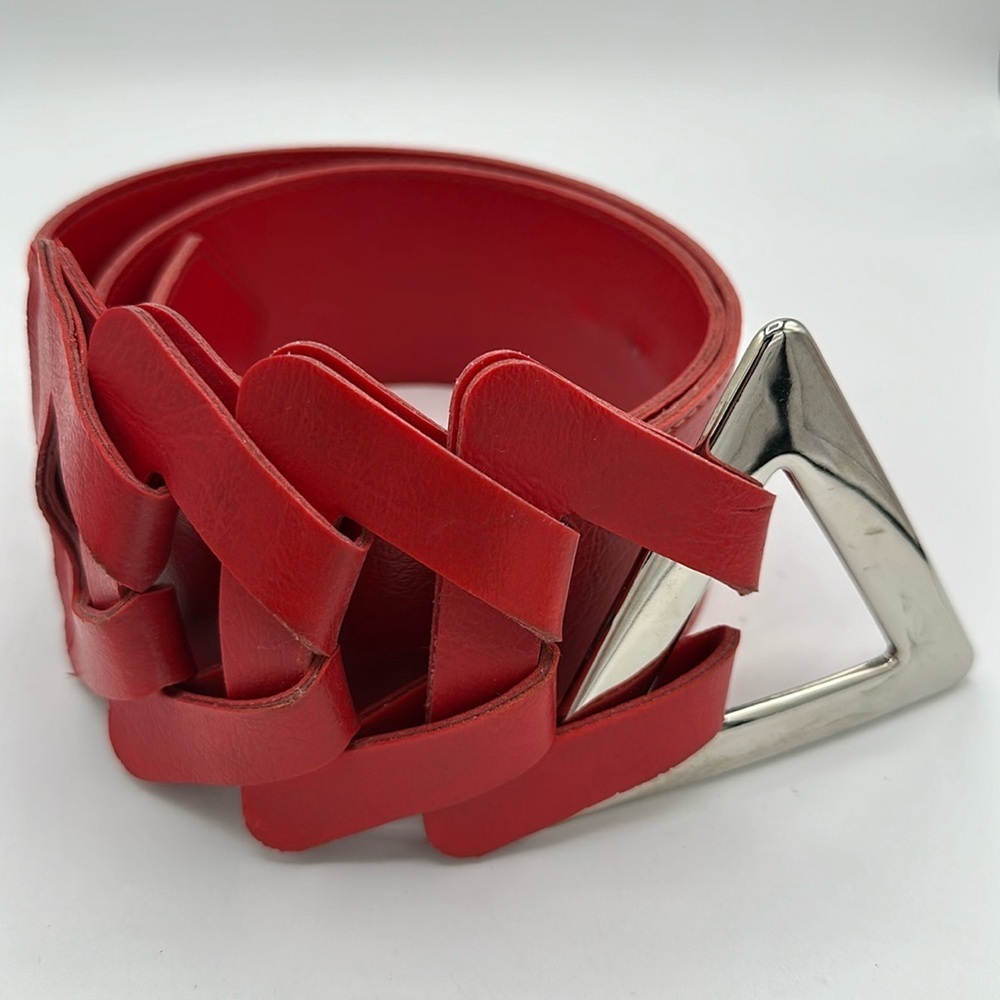 Stunning red triangle-motif belt with silver-tone buckle